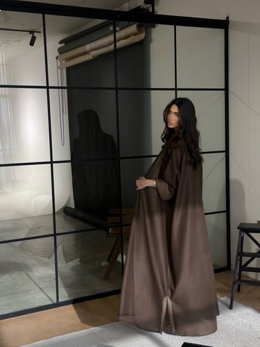 عباية نص بشت لنن هندي بني مع كلفة مشجر وطرحة بني ب...