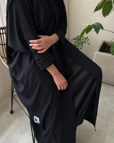 عباية نص بشت اسود كريب مكسر