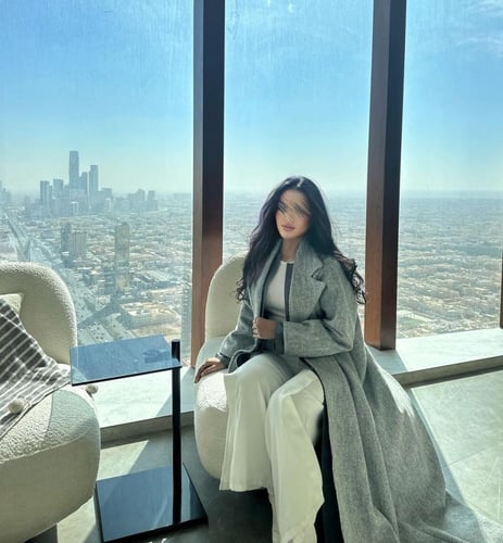 عباية شتوية نص كلوش صوف رمادي مبطنه بكتان رمادي غا...