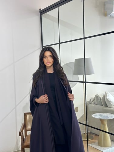 عباية نص بشت كريب بنفسجي مع كلفة مطرزة وطرحة بنفسج...