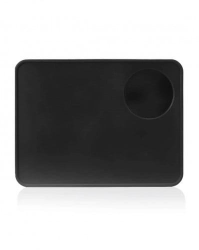 مات اسود وسط