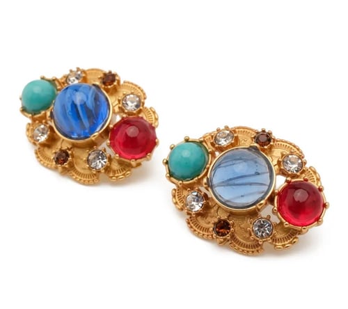 شوكر لؤلؤ بأحجار ملونه