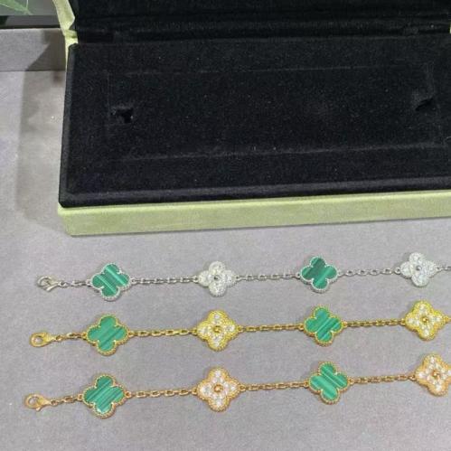 اسورة فان كليف حجر اخضر