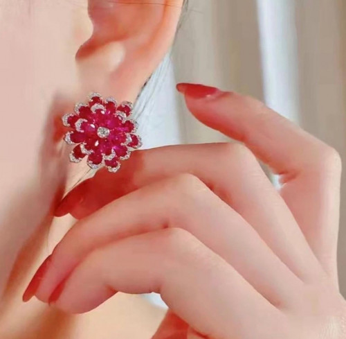 حلق الماس صناعي