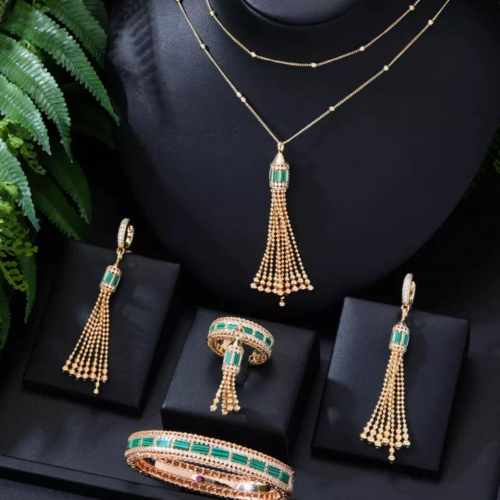 طقم روبرتو كوين