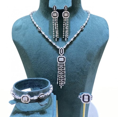 طقم مطلي ذهب