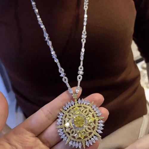 عقد الماس صناعي