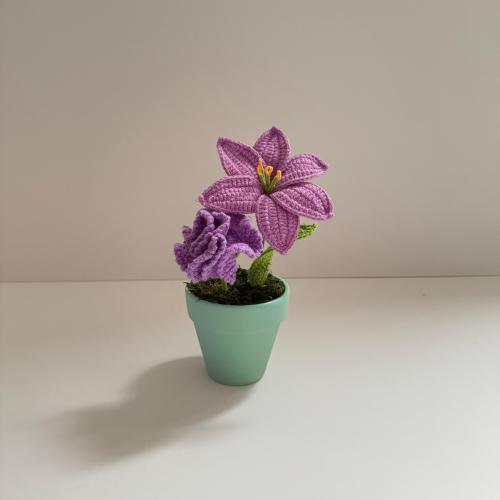 Purple Lisianthus vase