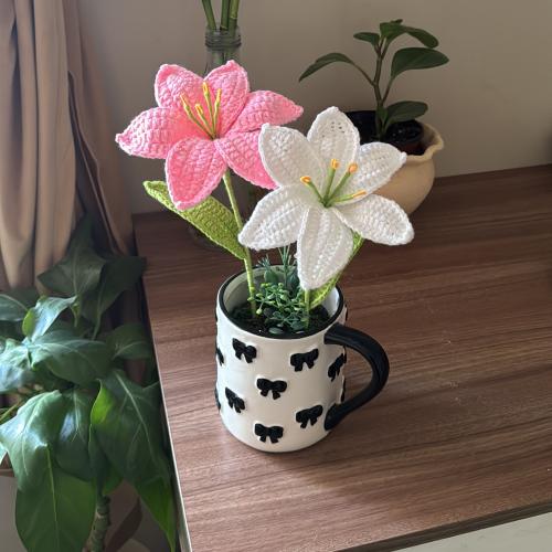 فازه بازهار ورديه وبيضاء