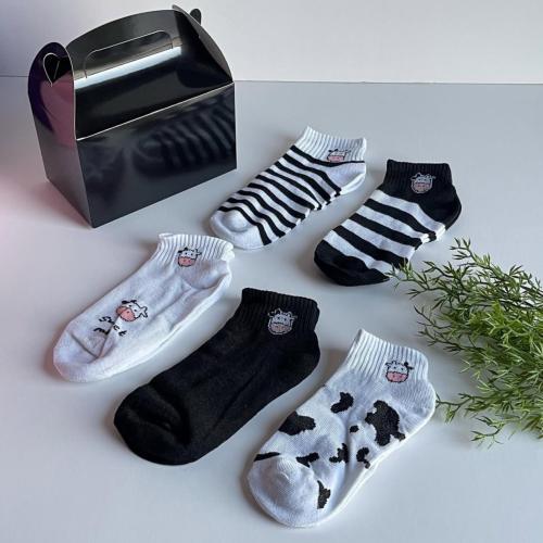 بوكس جوارب البقر