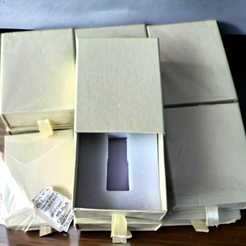 مجموعة 12 علب كرتوني لربع تولة مسك مستطيل الشكل لو...