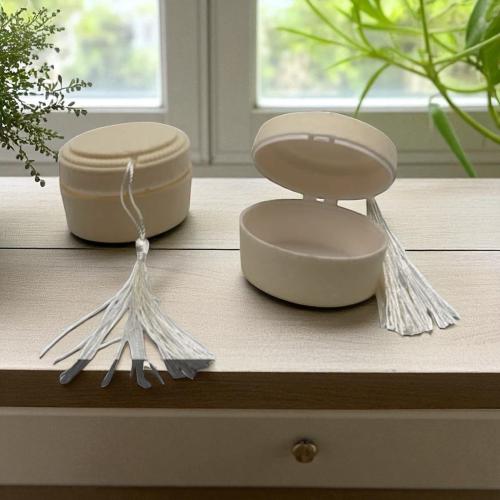 مجموعة 12 علب توزيعات بيضاوي الشكل لون بيج بدون تع...