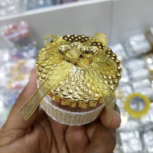 مجموعة (12) من علب توزيعات انيقة بتصميم دائري بالل...