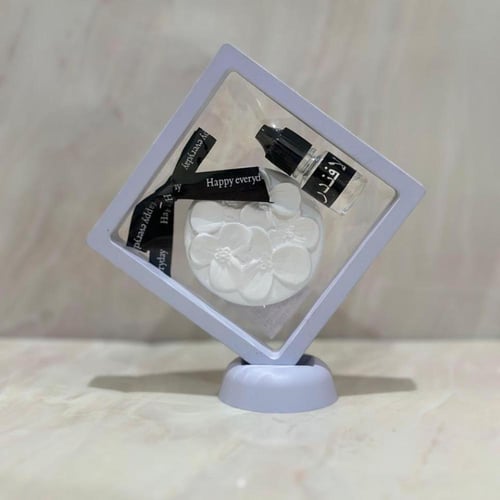 مجموعة (12) من برواز أبيض يحتوي تعليقة حجر معطر و...