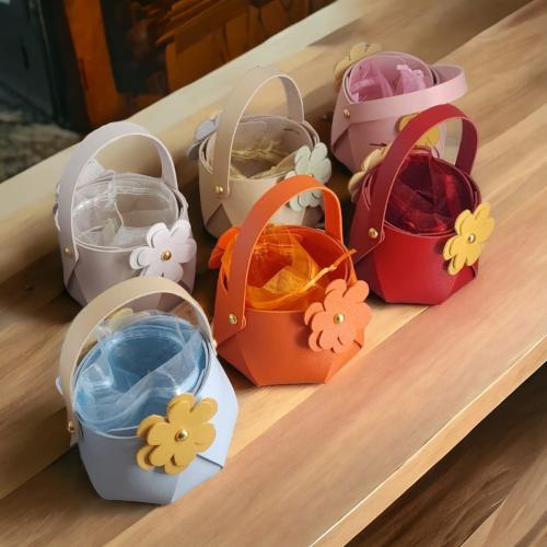 مجموعة 12 من توزيعات على شكل سله مزينه بالورد بألو...