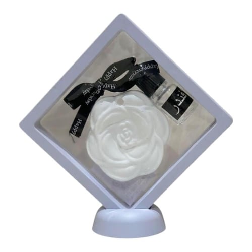 مجموعة (12) من برواز أبيض يحتوي تعليقة حجر معطر و...