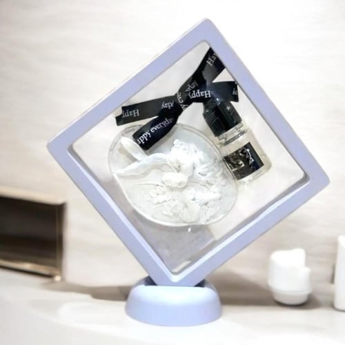 مجموعة (12) من برواز أبيض يحتوي تعليقة حجر معطر و...