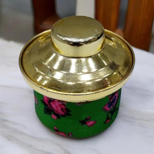 مجموعة من 12 قطعة من قدور التوزيعات بغطاء ذهبي بال...