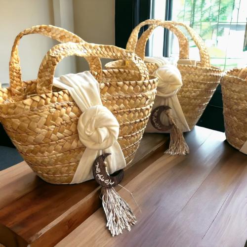 مجموعة 12 قطعه من توزيعات سلال الخزف بالتنسيق اليا...