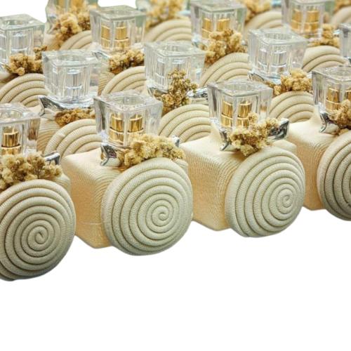 A set of 12 perfume distribution pieces, alternative to Dior Miss, in Japanese coordination, with the name written as requested