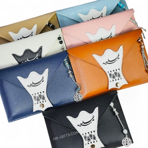 مجموعة (12) من شنط جلد انيقة منسقه مع مبخرة وسبحة...