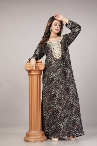 جلابية مقاسات كبيره لون اسود من الكشمير والقطن مود...