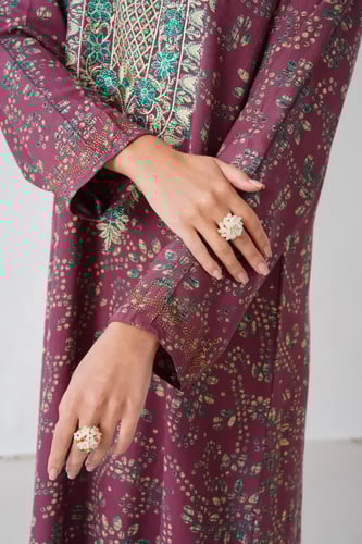 جلابية استايل مخور اماراتي لون لحمي موديل SX6-108