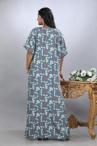 جلابية قطن كشميري بترولي فاتح تطريز حرير موديل SQ4...