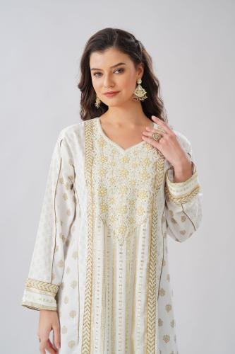 جلابية استايل بحريني لون اوف وايت موديل WS6-153