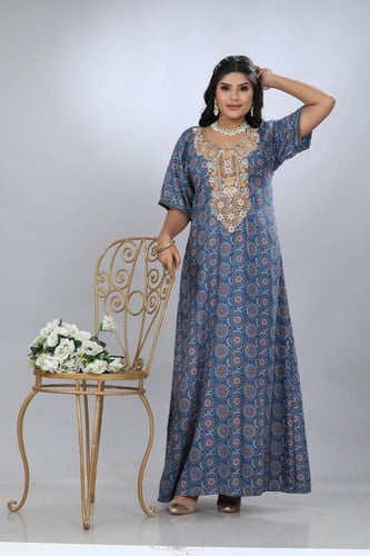 جلابية قطن كشميري ازرق مطرزة موديل SQ4-90