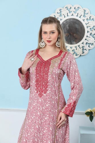 جلابية استايل امارتي لون فوشي موديل DB5-88