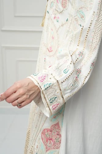 جلابية كويتي لون أوف وايت موديل CH6-77