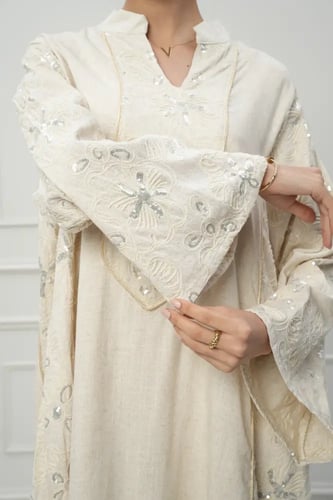 جلابية كويتي لون بيج فاتح موديل CH6-83