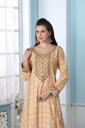 جلابية استايل امارتي لون بيج موديل DB5-90