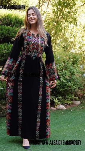 جلابية اردنية كريب لون اسود مع بيج موديل JD4-9