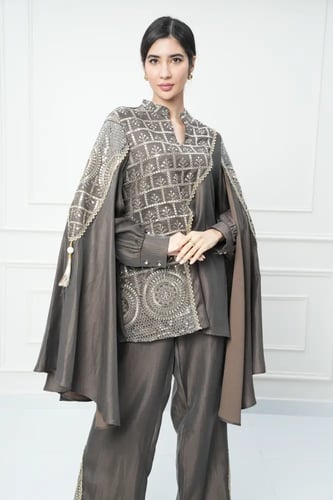 طقم بنطلون استايل تركي لون بني موديل CH6-3167A