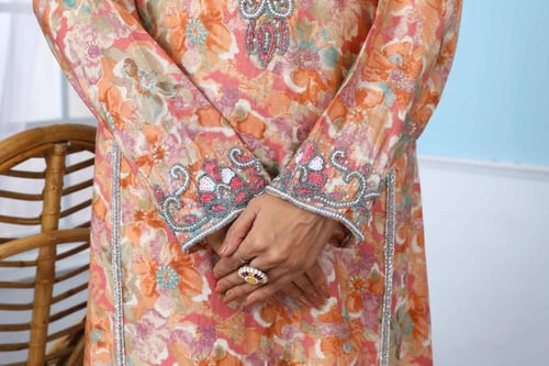 جلابية استايل امارتي لون اورنج موديل DB5-67