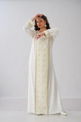 جلابية استايل بحريني لون اوف وايت موديل WS6-152