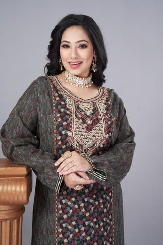 جلابية كشميري لون زيتي موديل SQ4-86