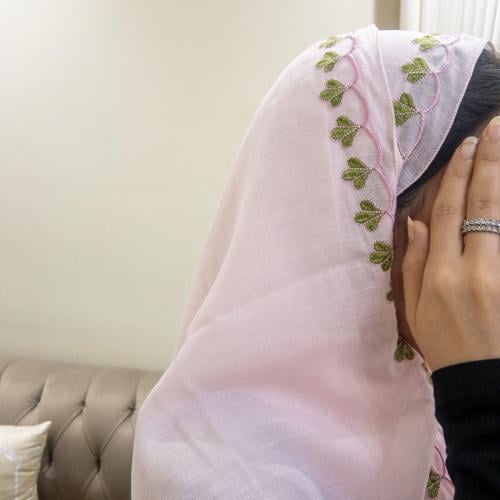طرحة مطرزة لونين وردي بتطريز اخضر موديل TR-026