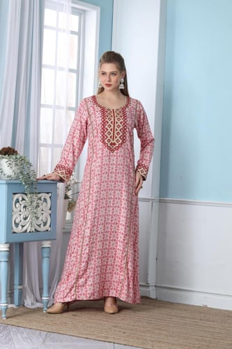 جلابية استايل امارتي لون وردي فاتح موديل DB5-90