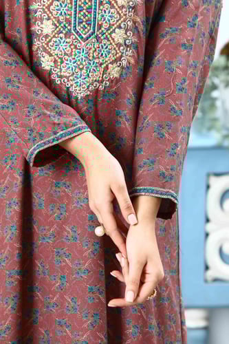 جلابية كشميري لون لحمي موديل SQ5-136