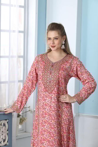 جلابية استايل امارتي لون فوشي موديل DB5-89