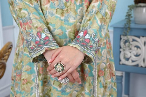 جلابية استايل امارتي لون اخضر موديل DB5-67