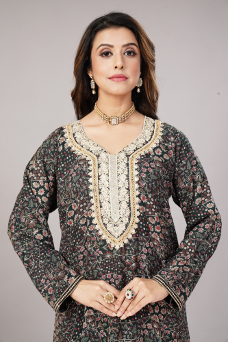 جلابية قطن كشميري لون اسود مطرزة موديل SX4-06