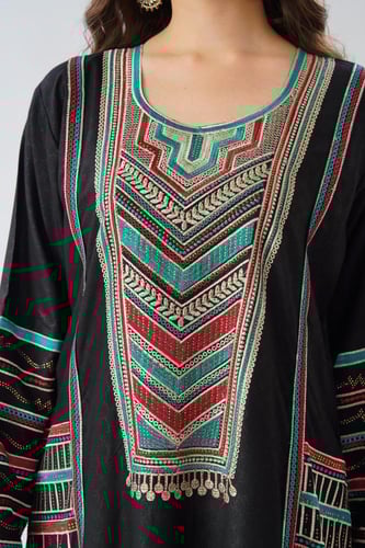 جلابية استايل عسيري لون اسود موديل DB6-150