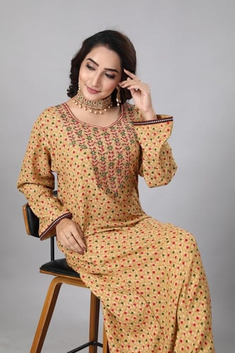 جلابية قطن منقوشة ناعمه لون اصفر موديل SQ4-65