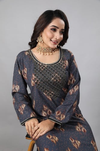 جلابية قطن منقوشة ناعمه لون رمادي غامق موديل SQ4-6...