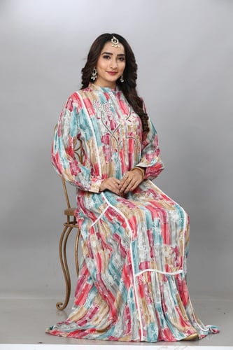 جلابية كويتية تطريز يدوي لون احمر مع ازرق سماوي مو...