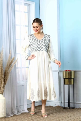 جلابية مدى استايل كويتي لون اوف وايت موديل RB5-138